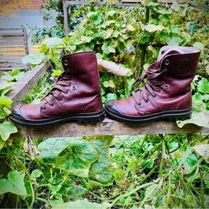 Palladium Leather Shearling Fold-Down Boots sz 7 | Bottes fourrées 37